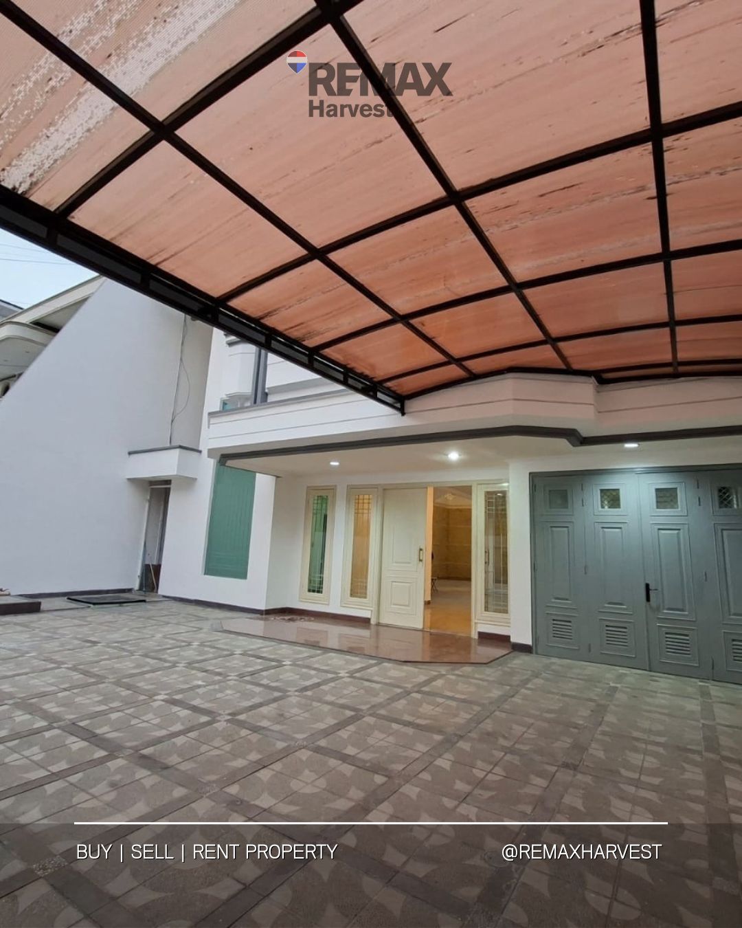 Rumah Mewah Green Garden Jakarta Barat 4