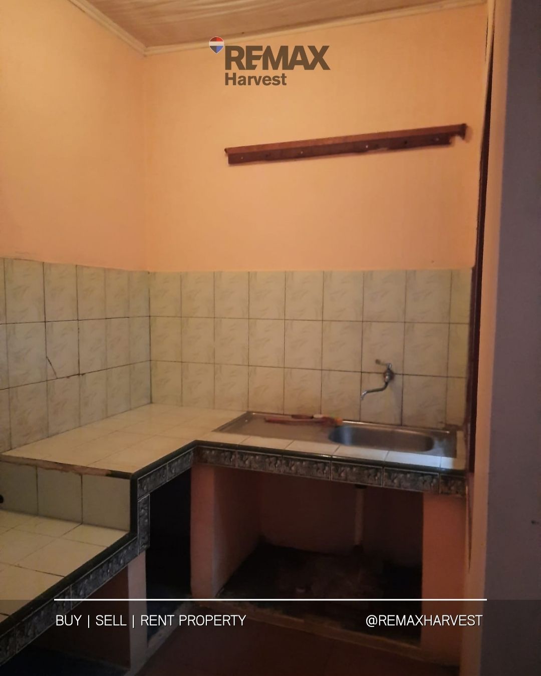 Rumah Hoek Perumahan Kembang Larangan 4